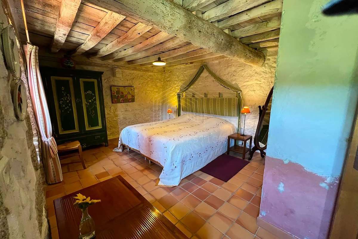 Maison à SAINT-LAURENT-DE-CERDANS