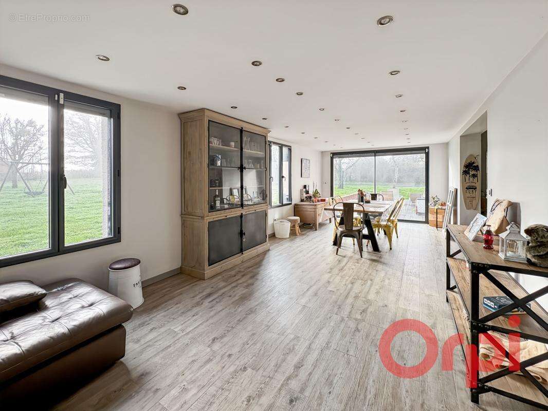 Maison à LA GUERCHE-SUR-L&#039;AUBOIS