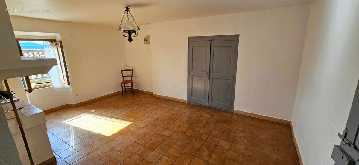 Maison de hameau avec deux appartements +  terrain, à Bargème - photo 8