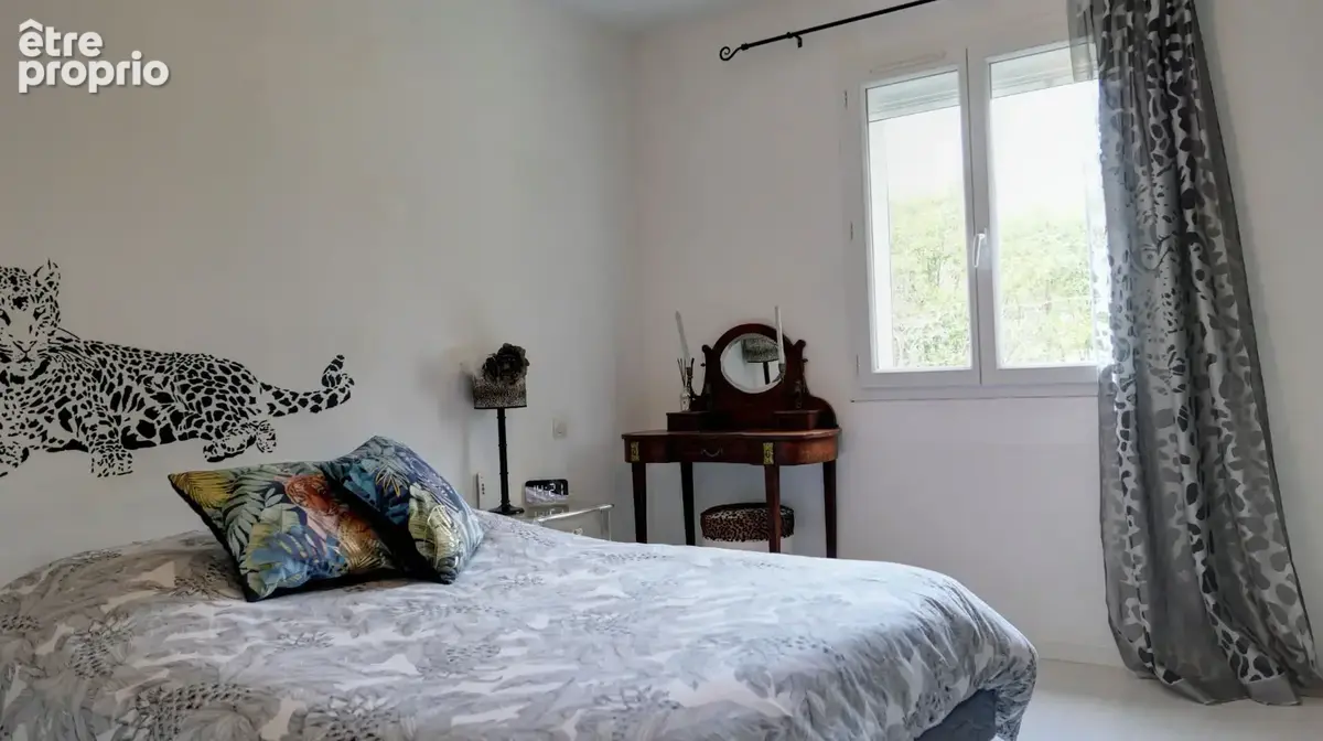 A vendre, Drôme provençale, villa de plain-pied, très soignée de 124m² avec piscine, - photo 8