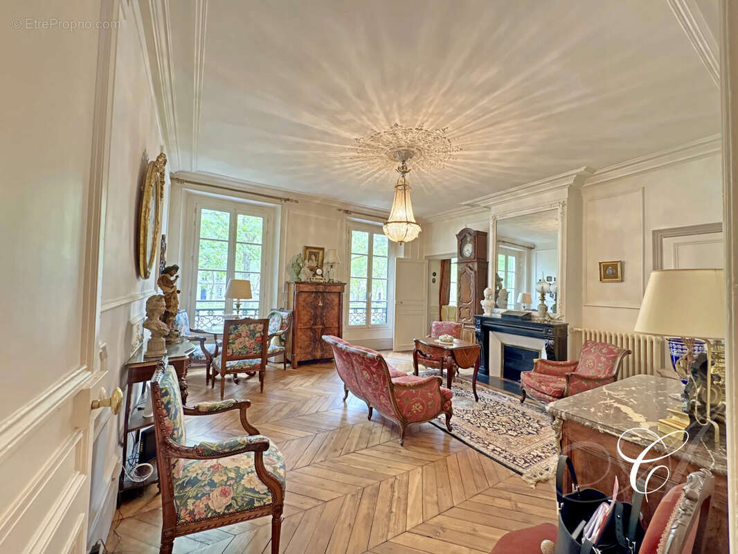 Appartement à VERSAILLES