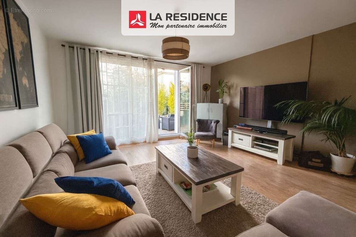 Maison à LE MESNIL-SAINT-DENIS