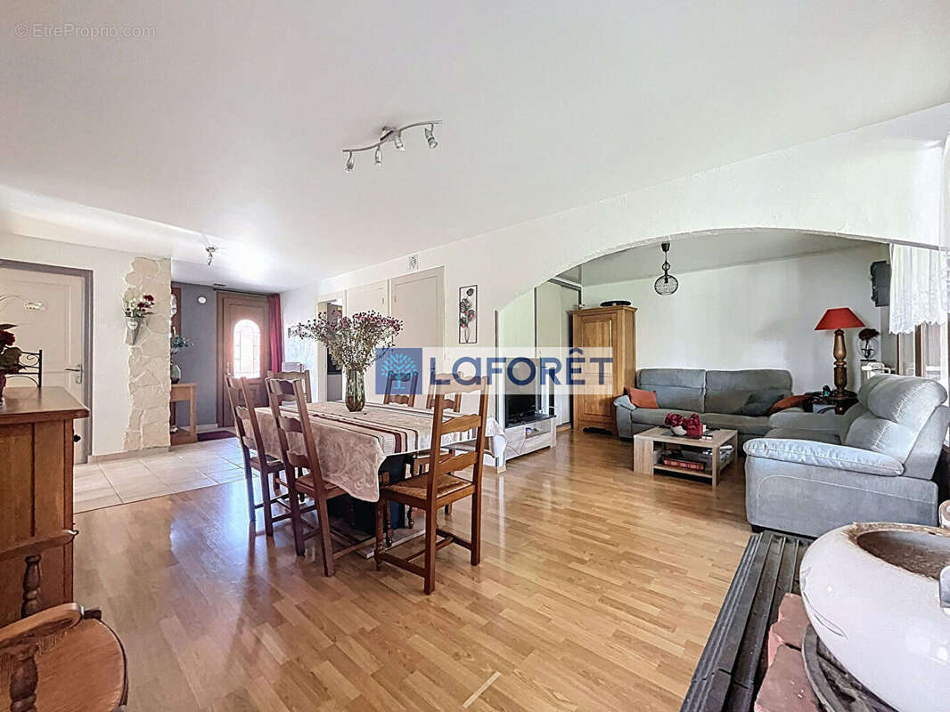 Maison à SAINT-URBAIN-MACONCOURT