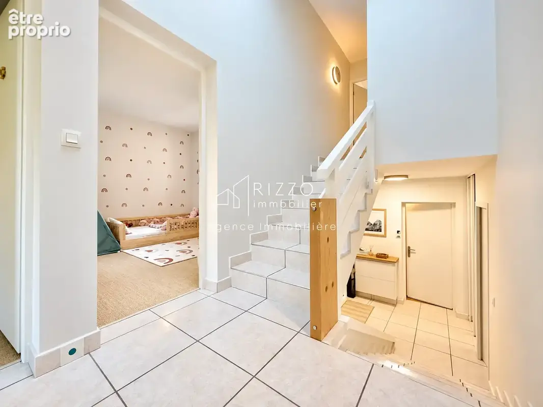 Annecy-le-vieux   charmante maison familiale, 4 chambres, jardin et terrasse - photo 13