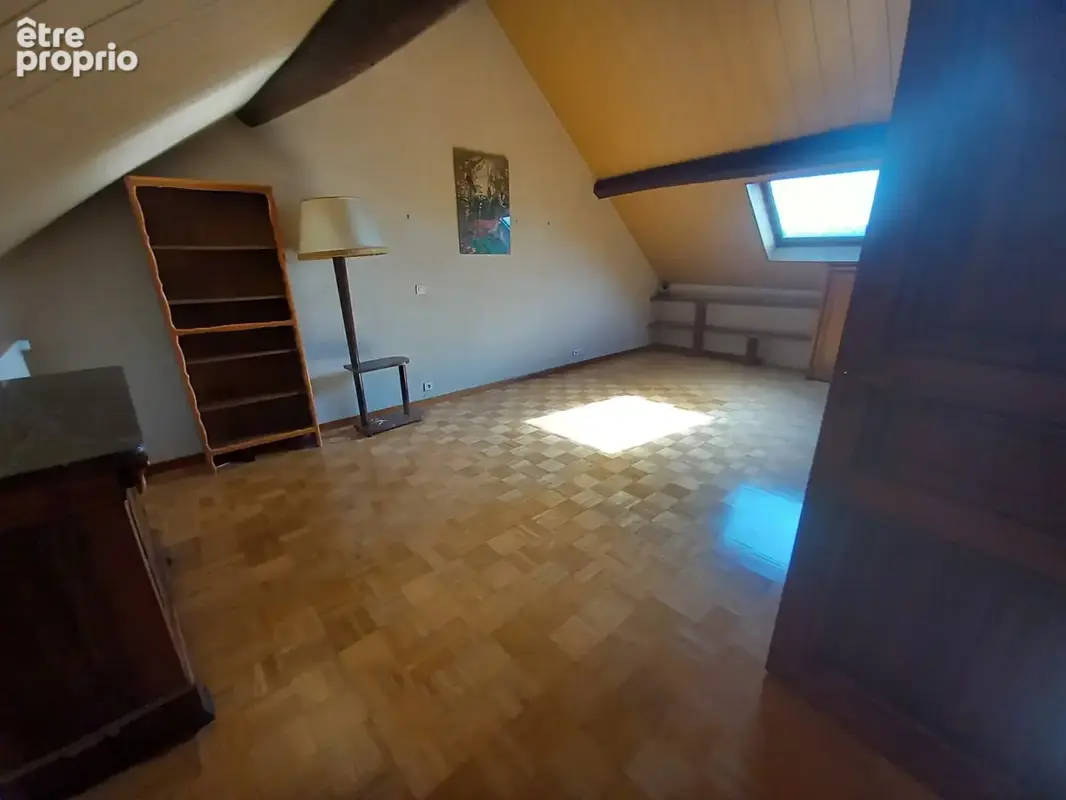 Maison de village 186 m2 habitables avec dépendances, studio et grand terrain - photo 20