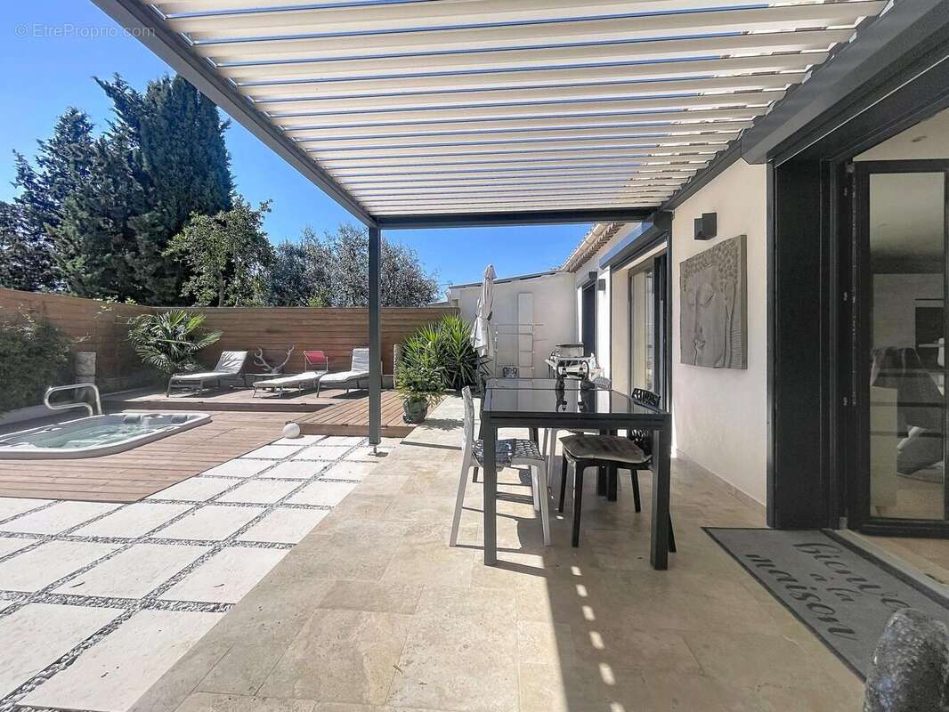 Photo 2 - Maison à TOURRETTES