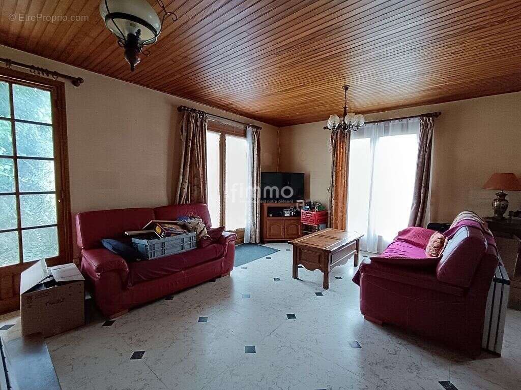 Maison à PRESSAGNY-L'ORGUEILLEUX