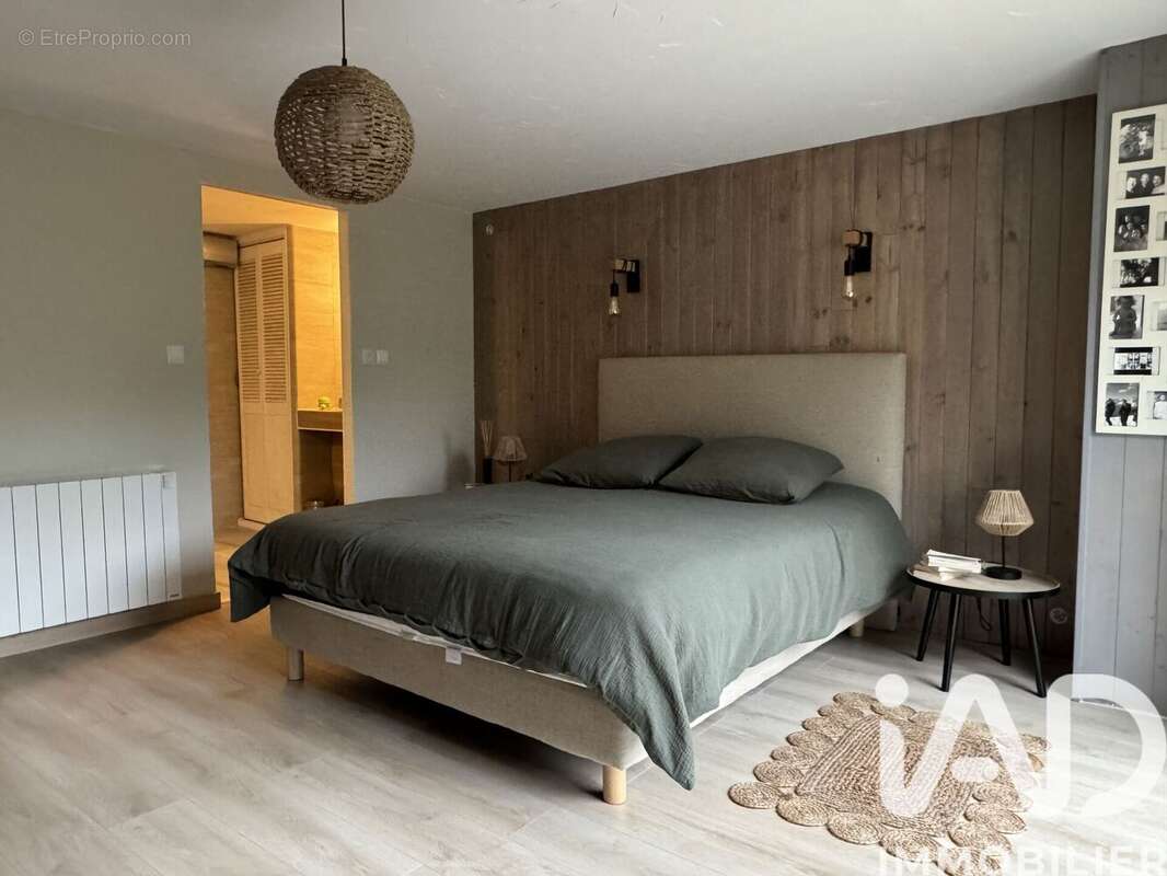 Photo 8 - Maison à LA CHAPELLE-DE-LA-TOUR