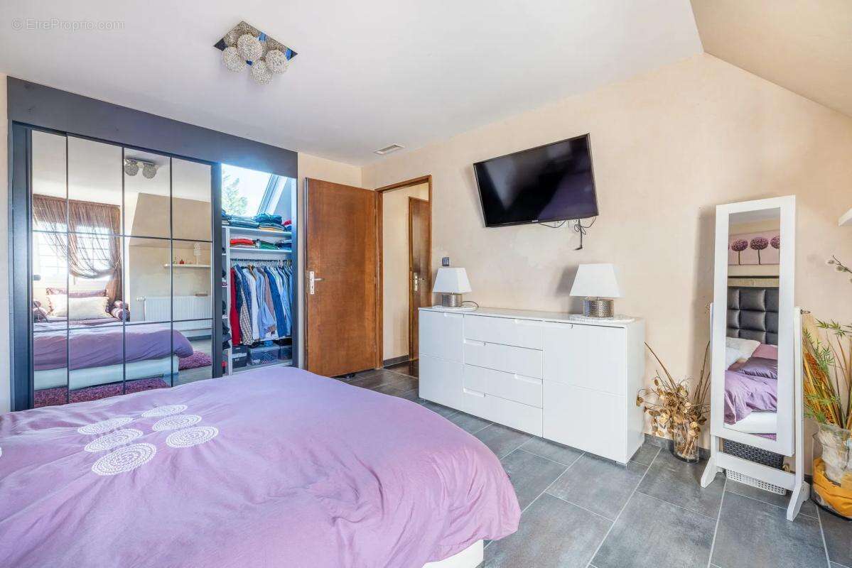 Maison à SAINTRY-SUR-SEINE