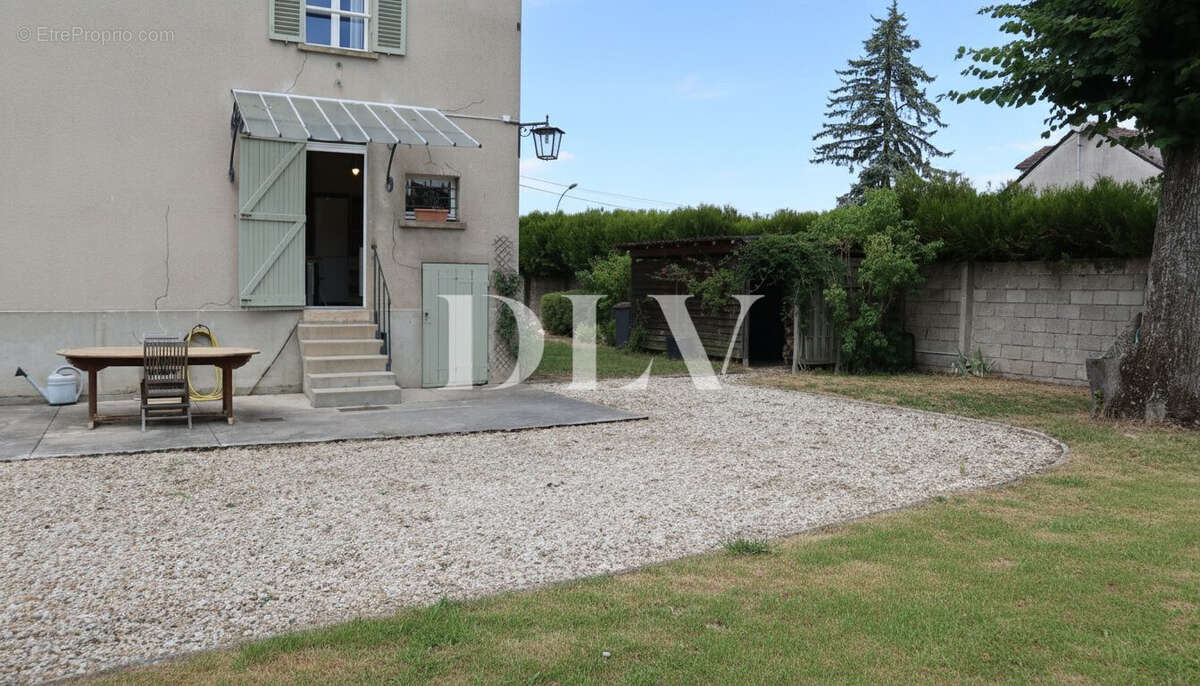 Maison à VULAINES-SUR-SEINE
