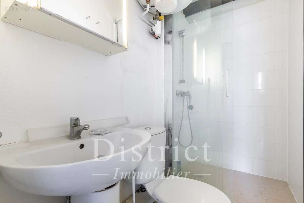 Appartement à PARIS-1E