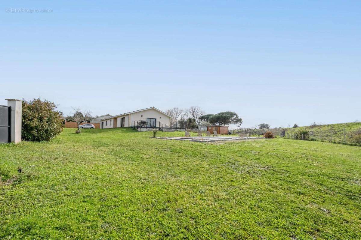 Maison à AMBARES-ET-LAGRAVE