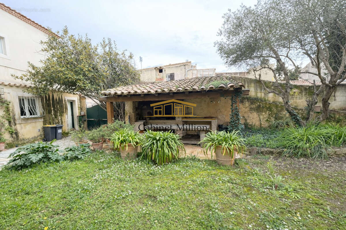 Maison à VIC-LA-GARDIOLE