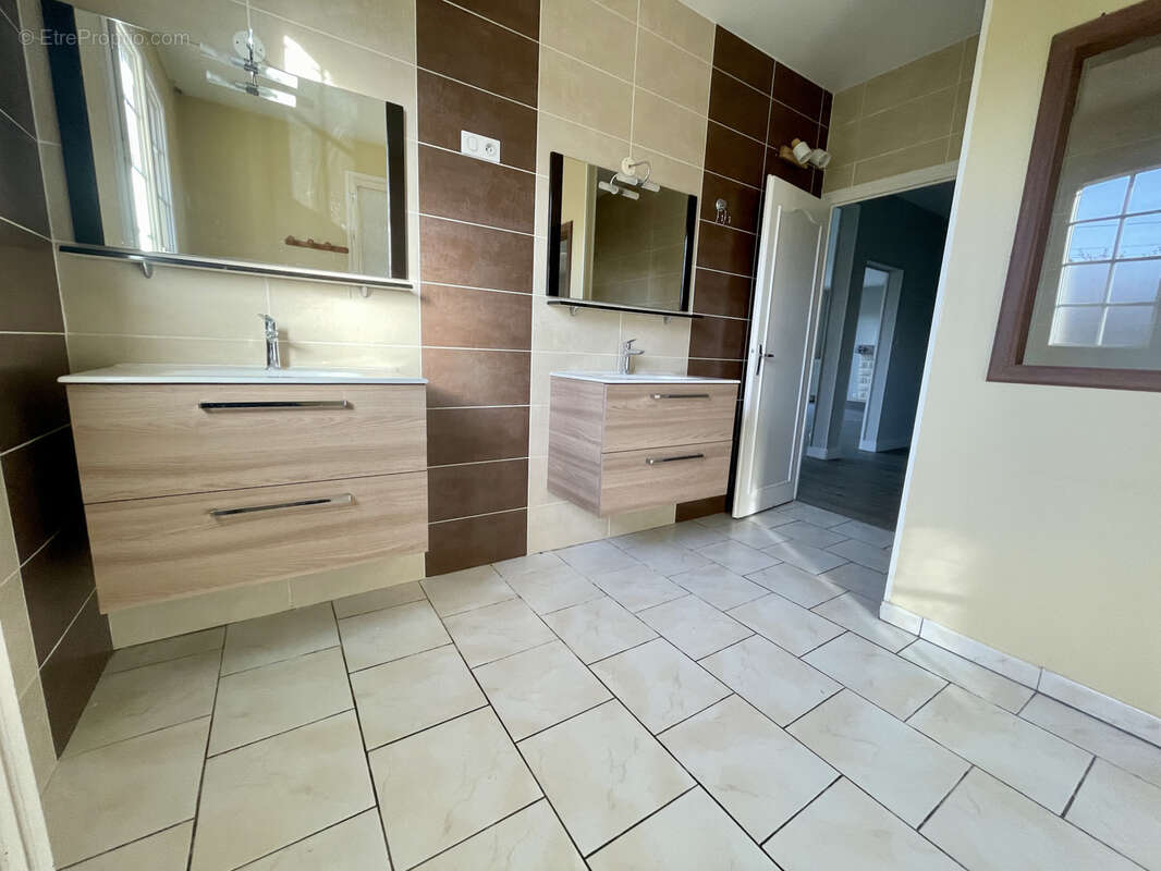 Maison à LAMONZIE-SAINT-MARTIN