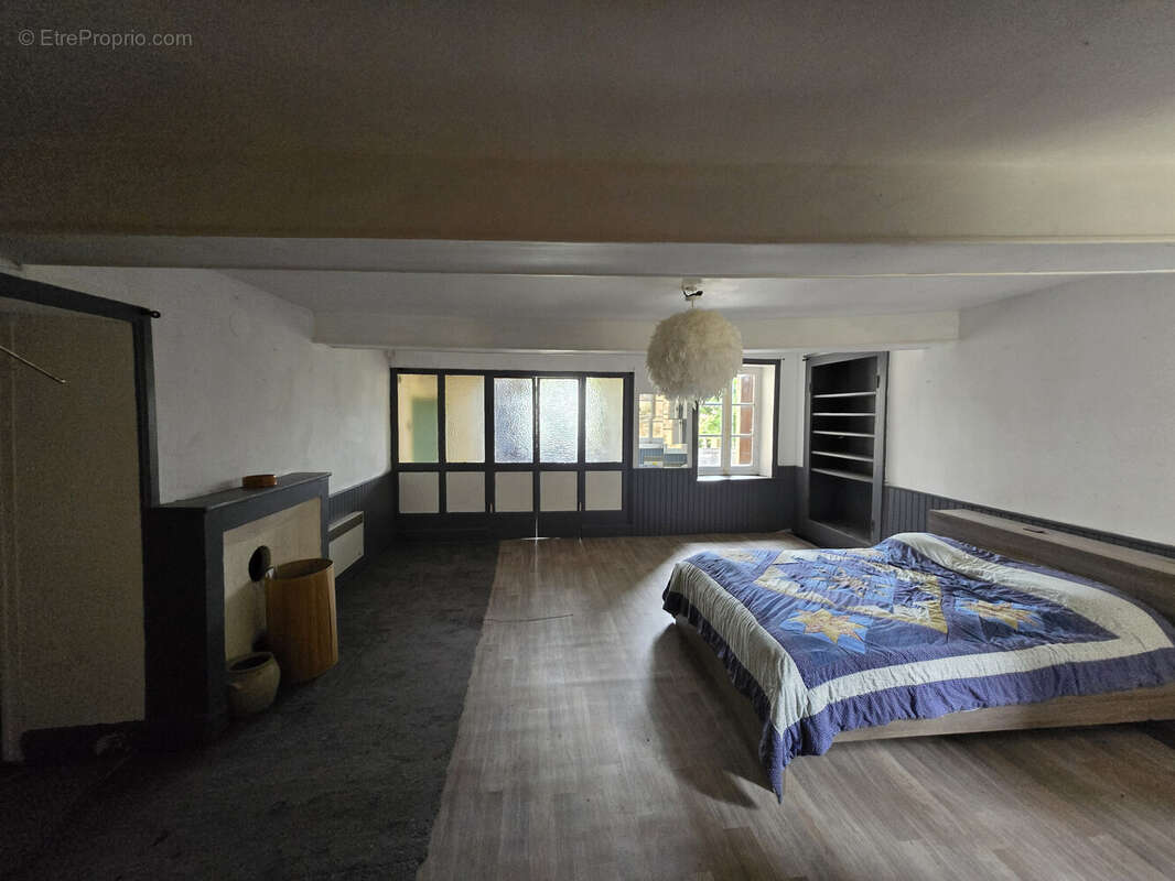 Maison 173 m² à Montmelard  - photo 8