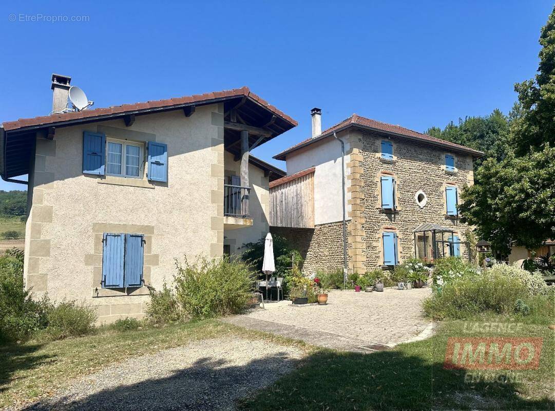 Maison à SAINT-CHRISTOPHE-ET-LE-LARIS