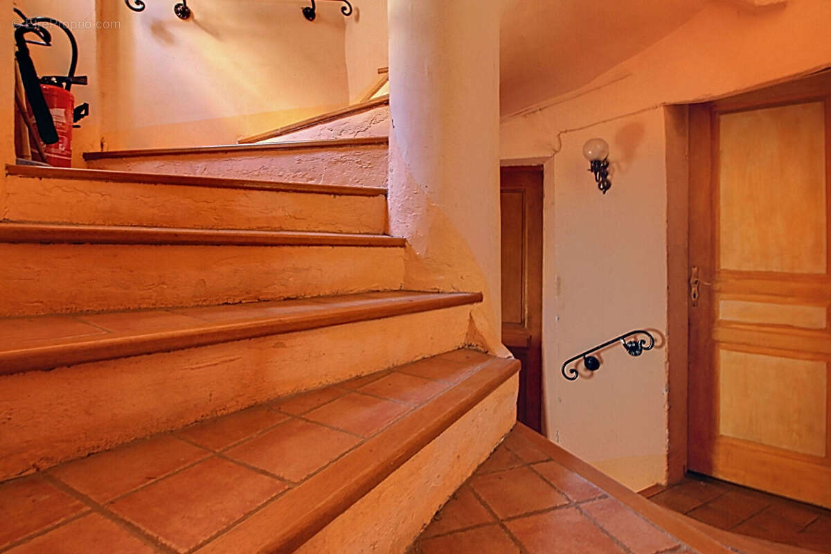 Appartement à VILLECROZE