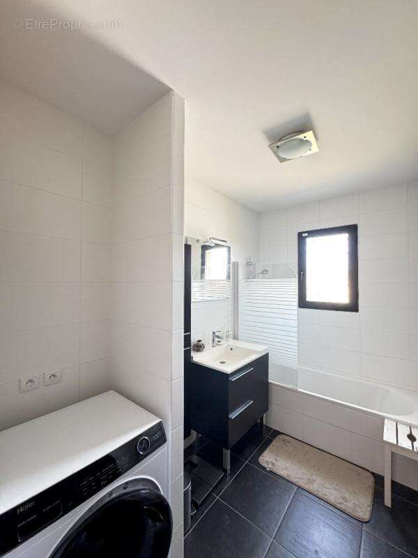 Maison à SAINT-LAURENT-DES-ARBRES