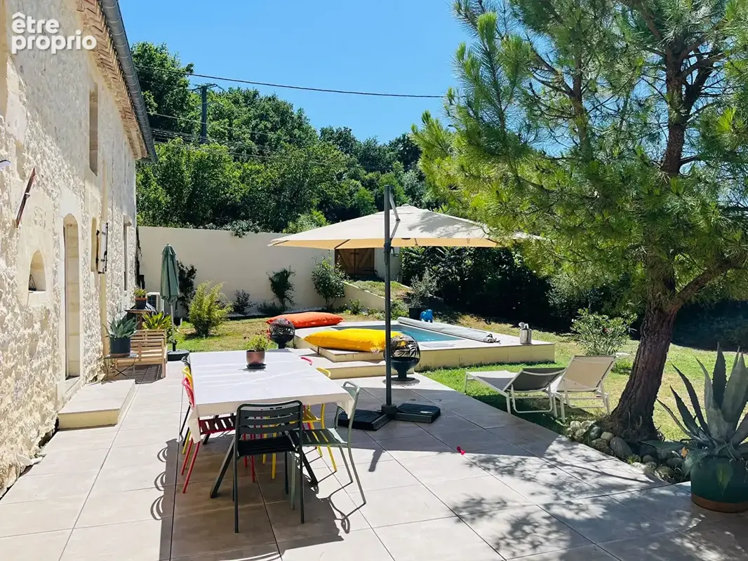 VILLEGOUGE Maison en pierre, beaux volumes, piscine et logement attenant - photo 1