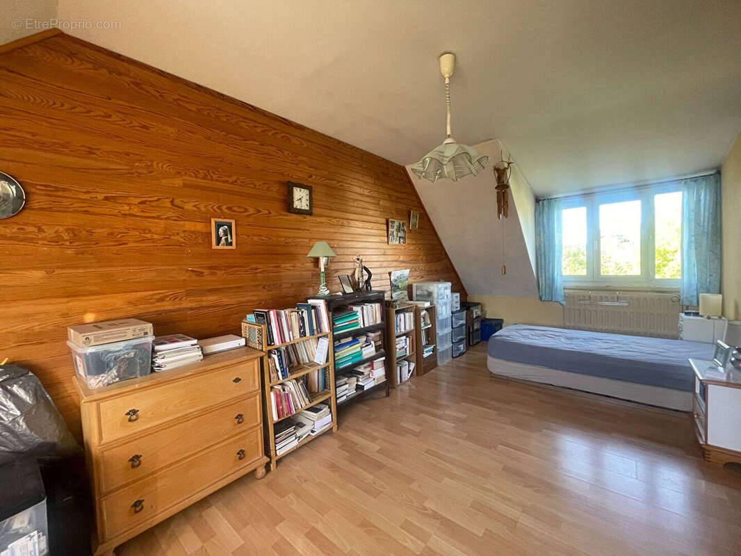 Maison à SAINT-ARNOULT-EN-YVELINES