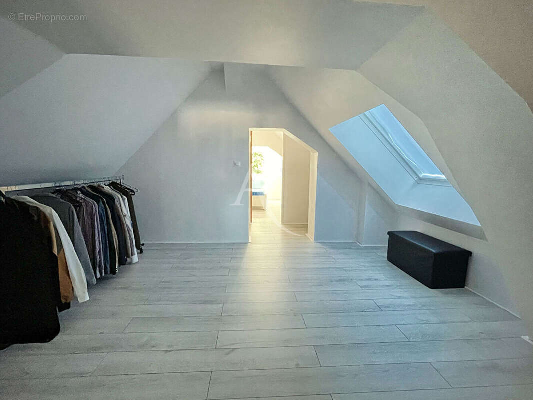 Maison Brain Sur Allonnes 4 pièce(s) 140 m2 - photo 10