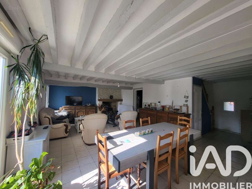 Maison 125 m² à Roncenay  - photo 2