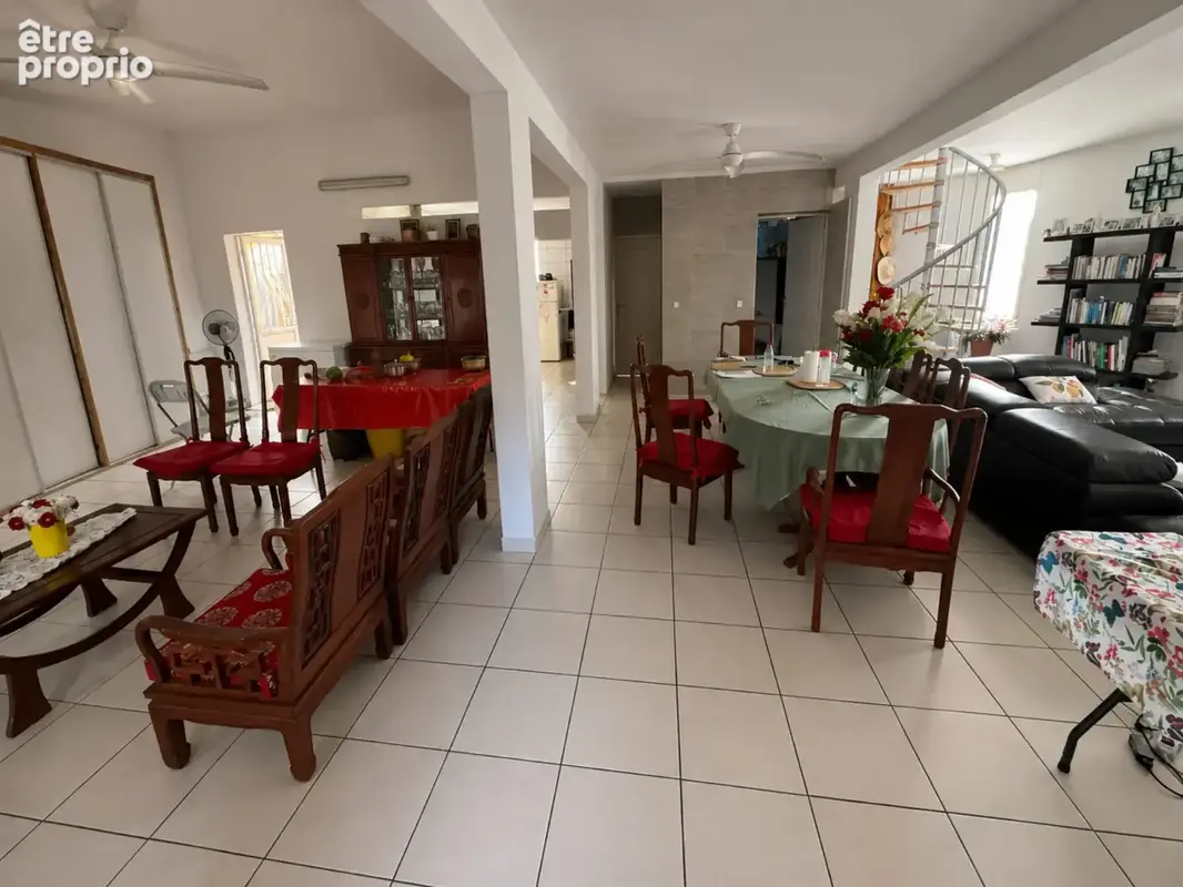 Maison 5 pièces 131 m² à vendre à Saint-Denis (97490) - photo 5