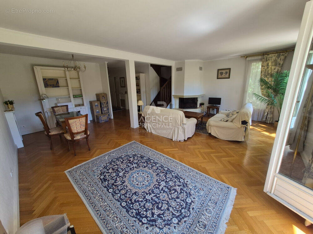 Maison 7 pièces 155 m² · à Fourqueux · 155 m² · 840 000 €