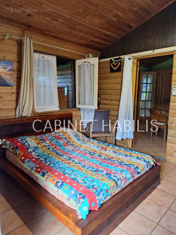 A vendre - une maison de type t4 d'environ 84,88 m2 - saint-benoit - 260 400 € hai - photo 6