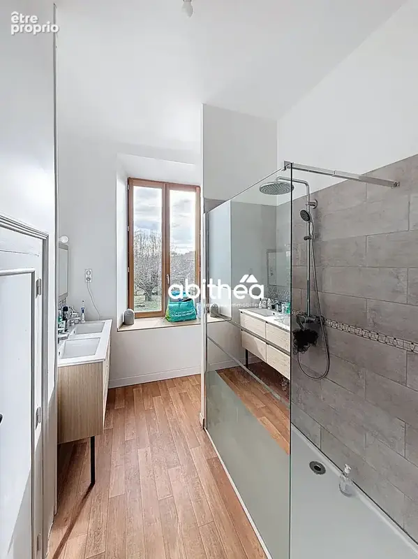 Grande maison de 266 m2 à Pierre Buffière - photo 12