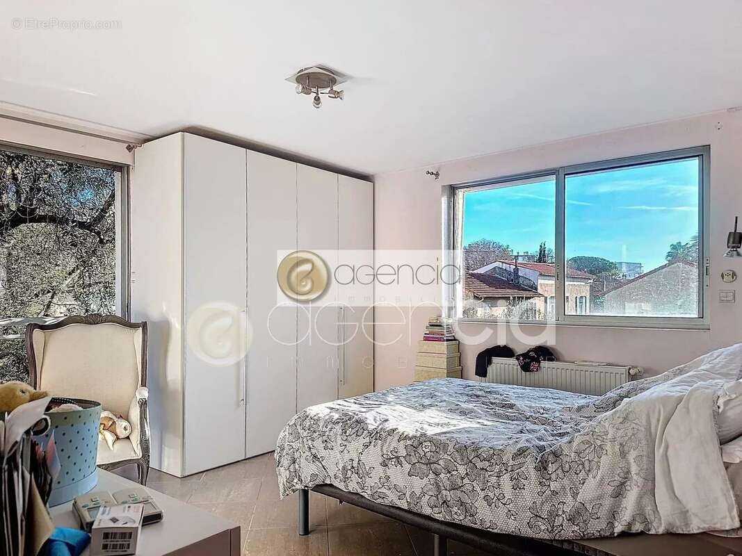 Cannes – Montrose  Spacieuse Villa de 303 m² avec Piscine et Appartement Indépendant - photo 11