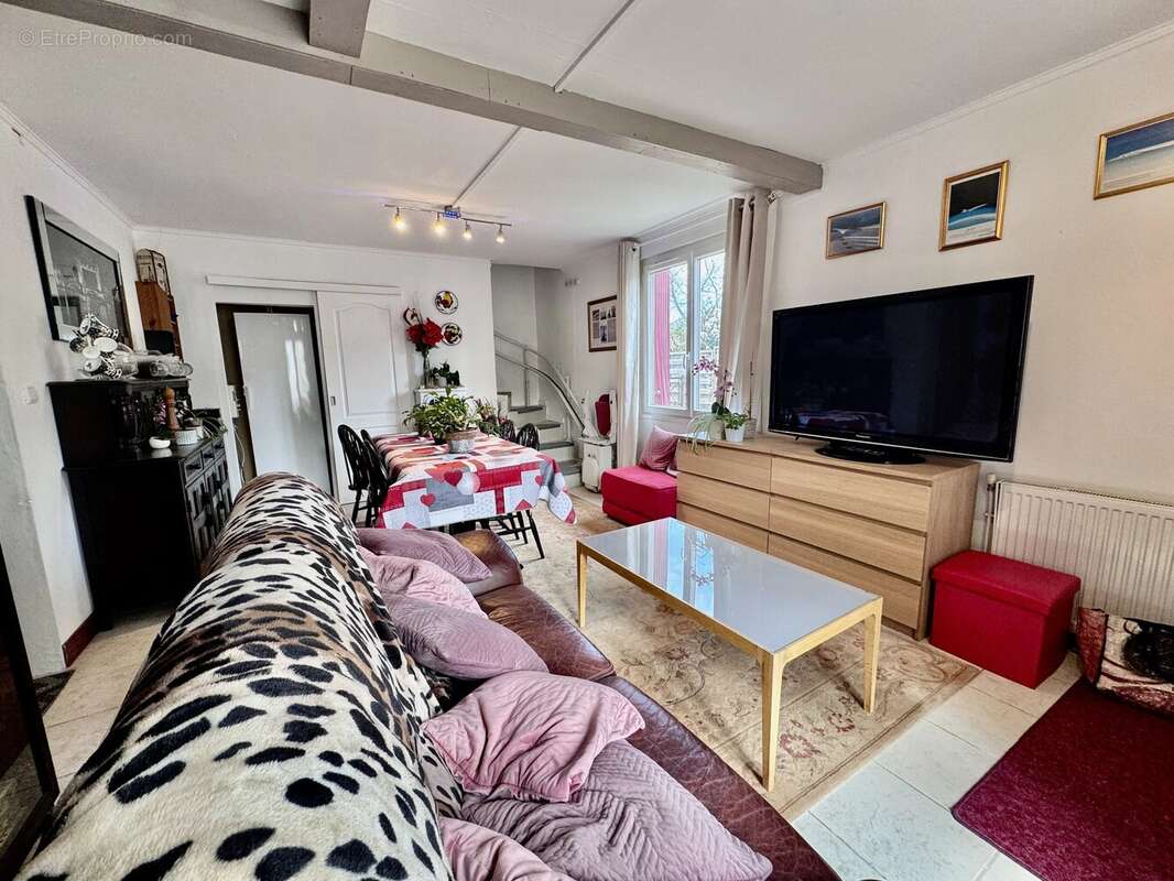 Appartement à LA SAUVETAT-DU-DROPT