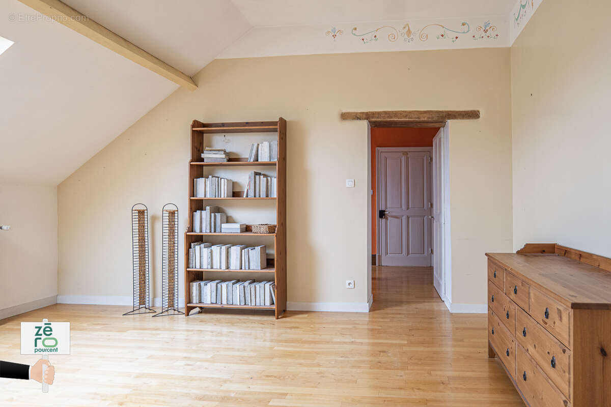 Maison de maître du XIX? siècle : un joyau rare en plein cœur de La Roche-sur-Yon - photo 24