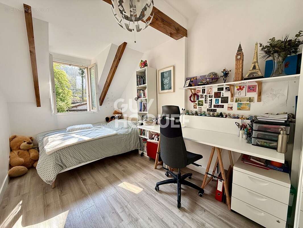 Maison à MEZIERES-SUR-SEINE