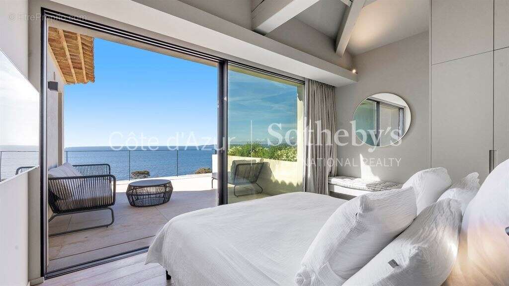 Maison à LES ISSAMBRES