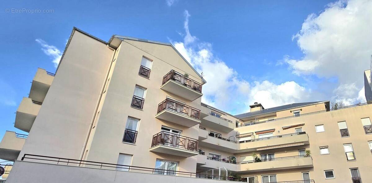 Appartement à LE PLESSIS-TREVISE