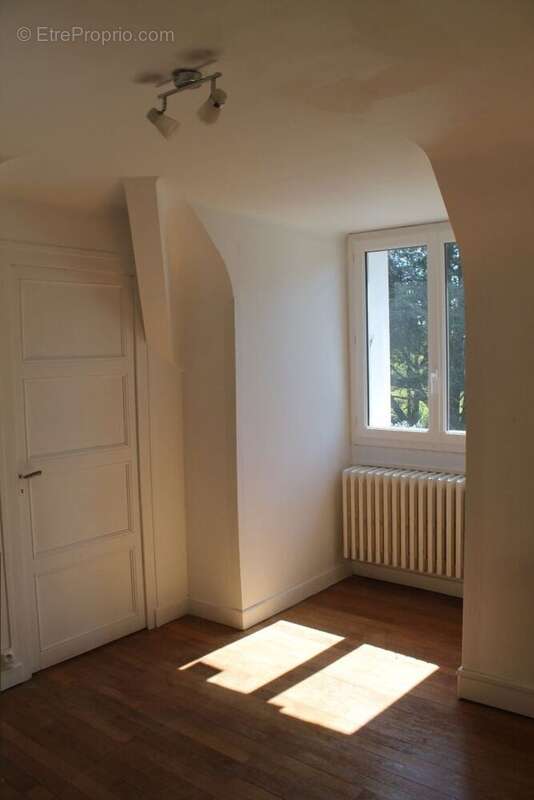 Maison à NEONS-SUR-CREUSE