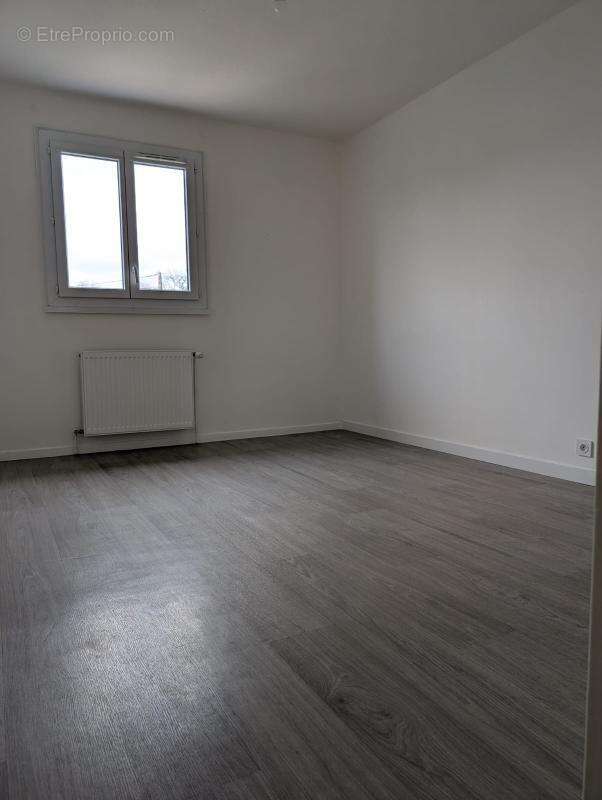 Maison à VALLON-EN-SULLY