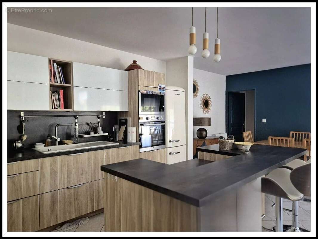 Appartement à BAGNOLS-SUR-CEZE