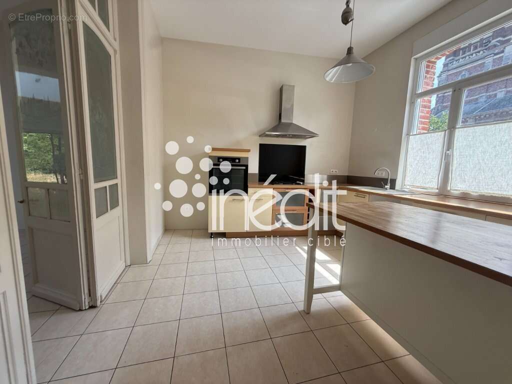 Très jolie maison familiale idéalement située à LAMBERSART ! - photo 8