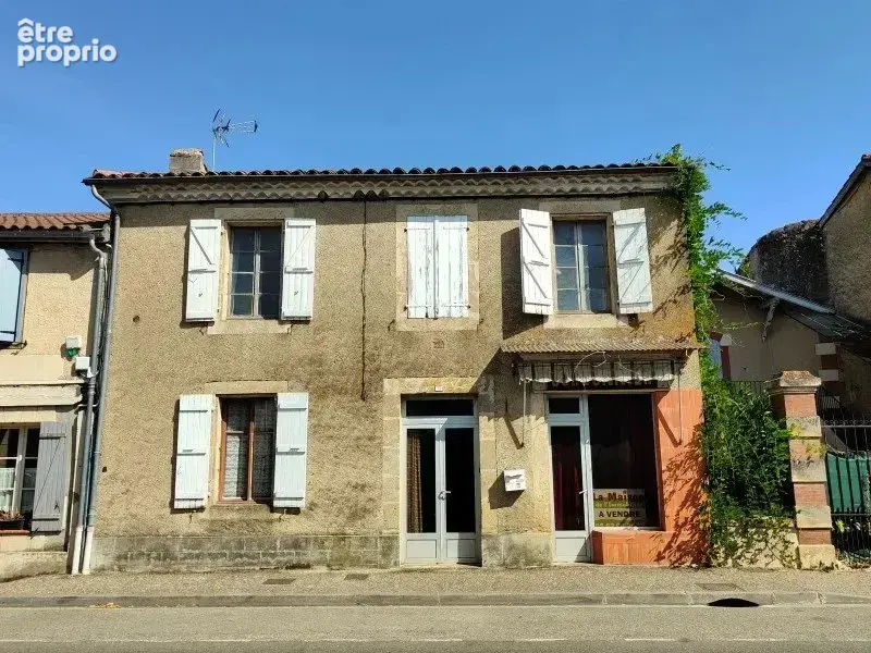 Maison de rue à rénover - photo 10