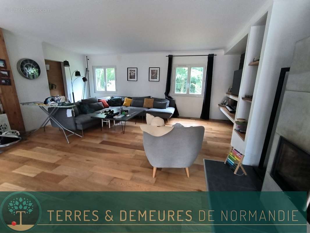 Maison à PONT-L'EVEQUE