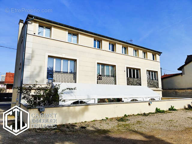 Immeuble à Le Blanc-Mesnil - photo 3