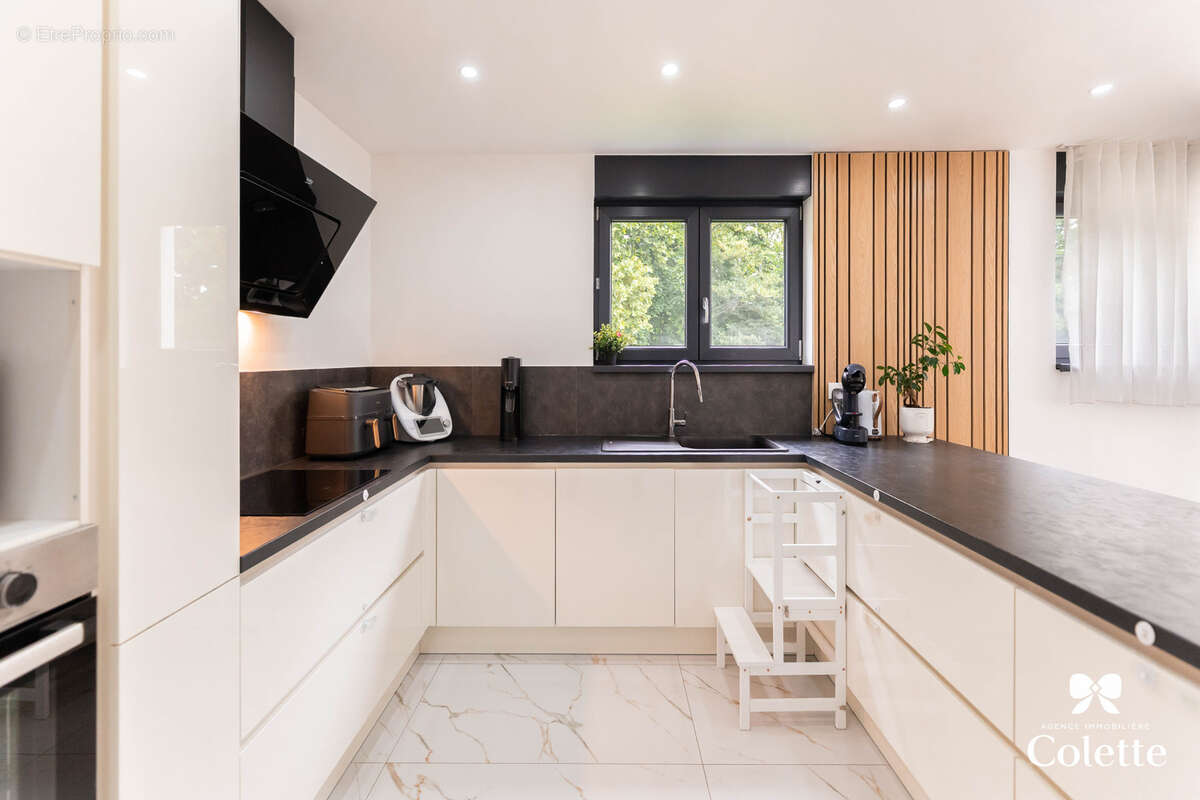 Maison moderne 5 pieces de 136 m2 avec piscine - photo 7