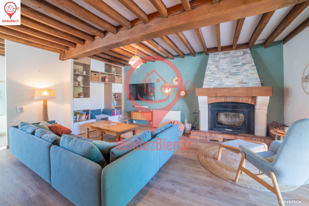 Maison à NEUVY-EN-SULLIAS