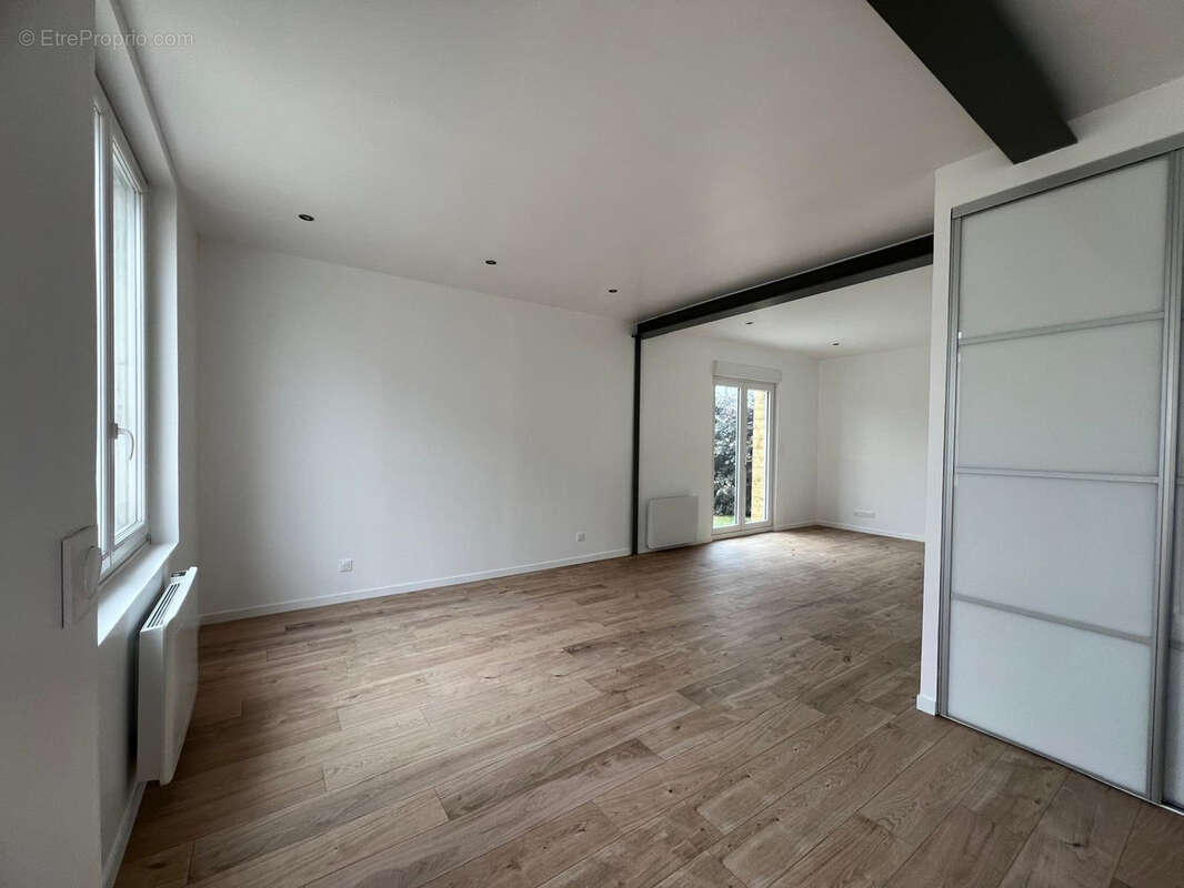 Maison à LE MESNIL-ESNARD