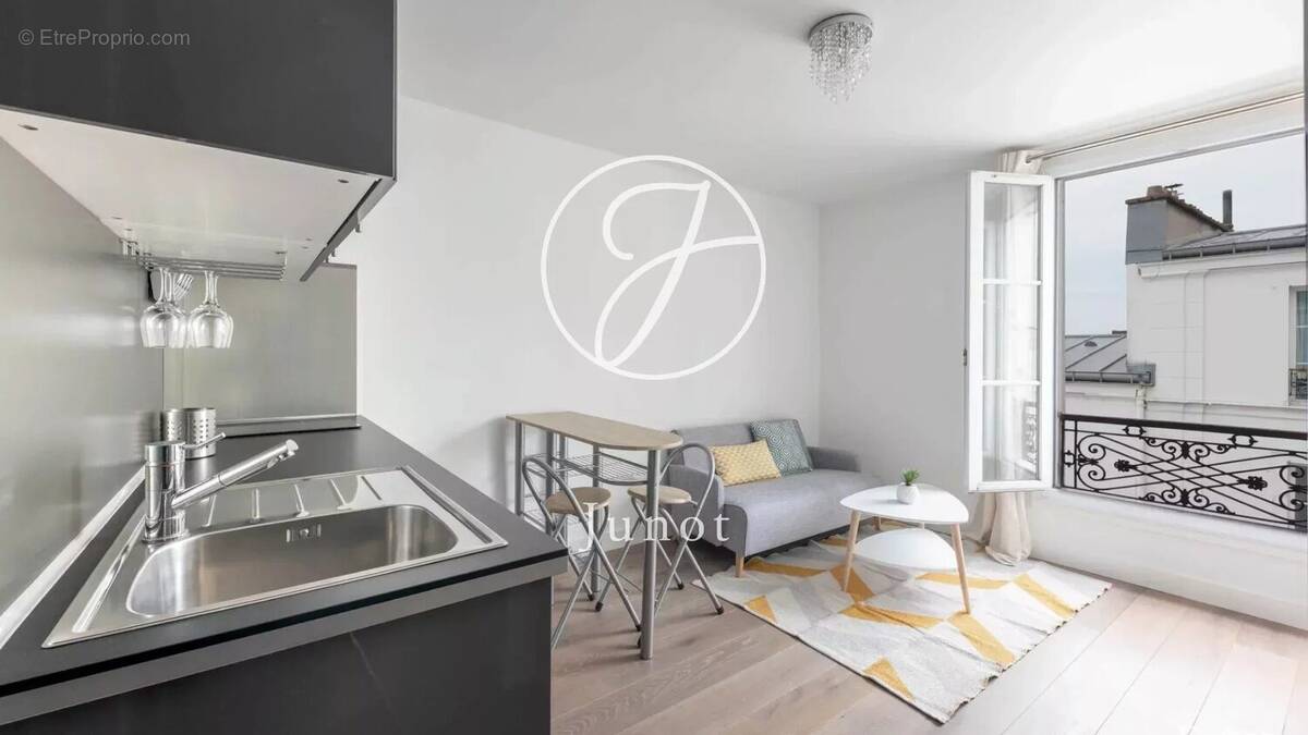 Appartement à PARIS-18E