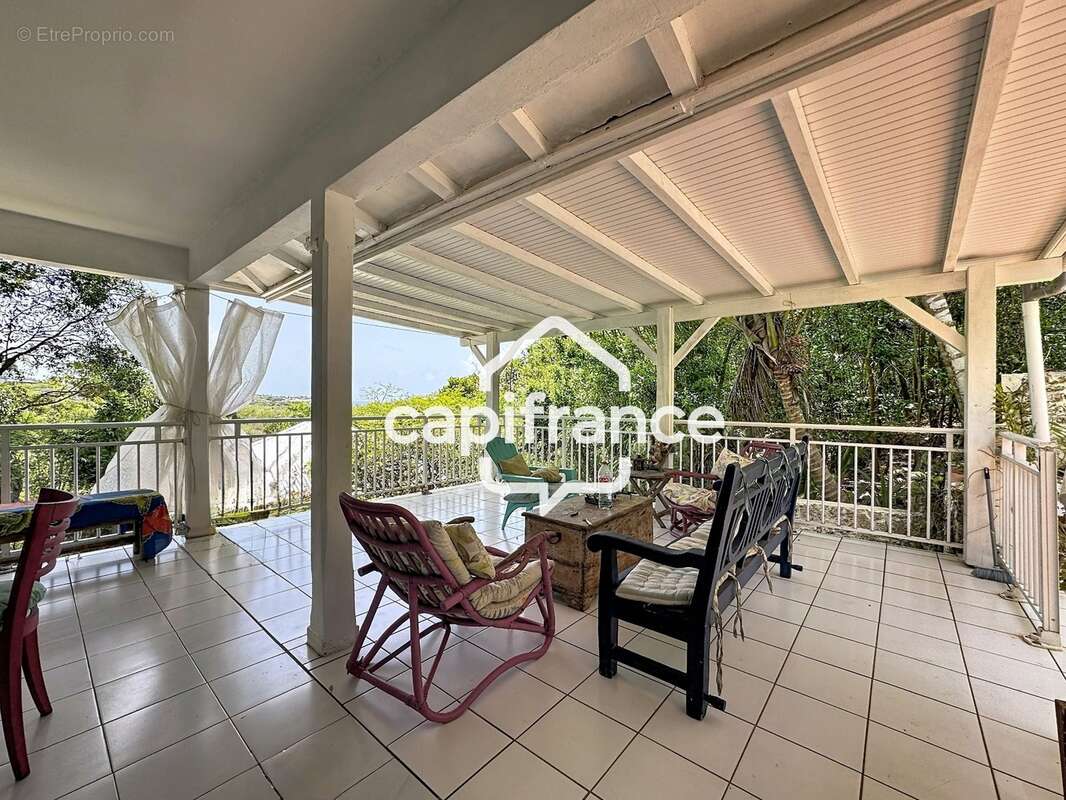 Magnifique villa à vendre 6 pièces, avec piscine dans un secteur très recherché à LE GOSIER (971) - photo 10