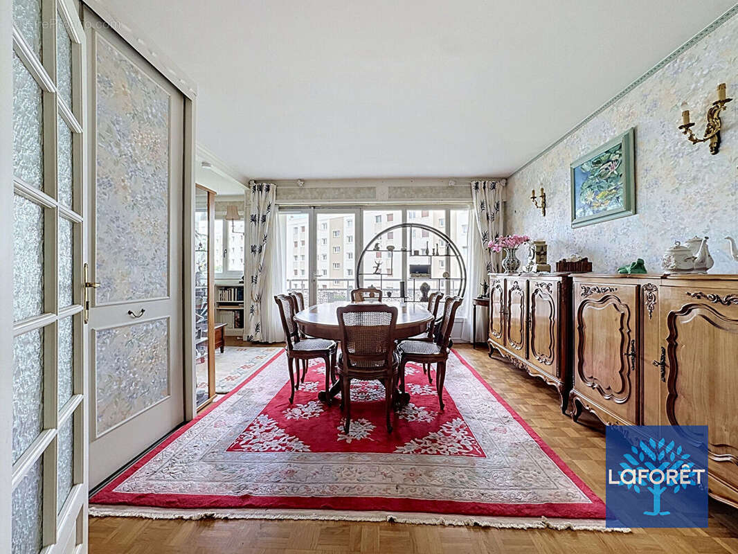 Appartement à CHILLY-MAZARIN