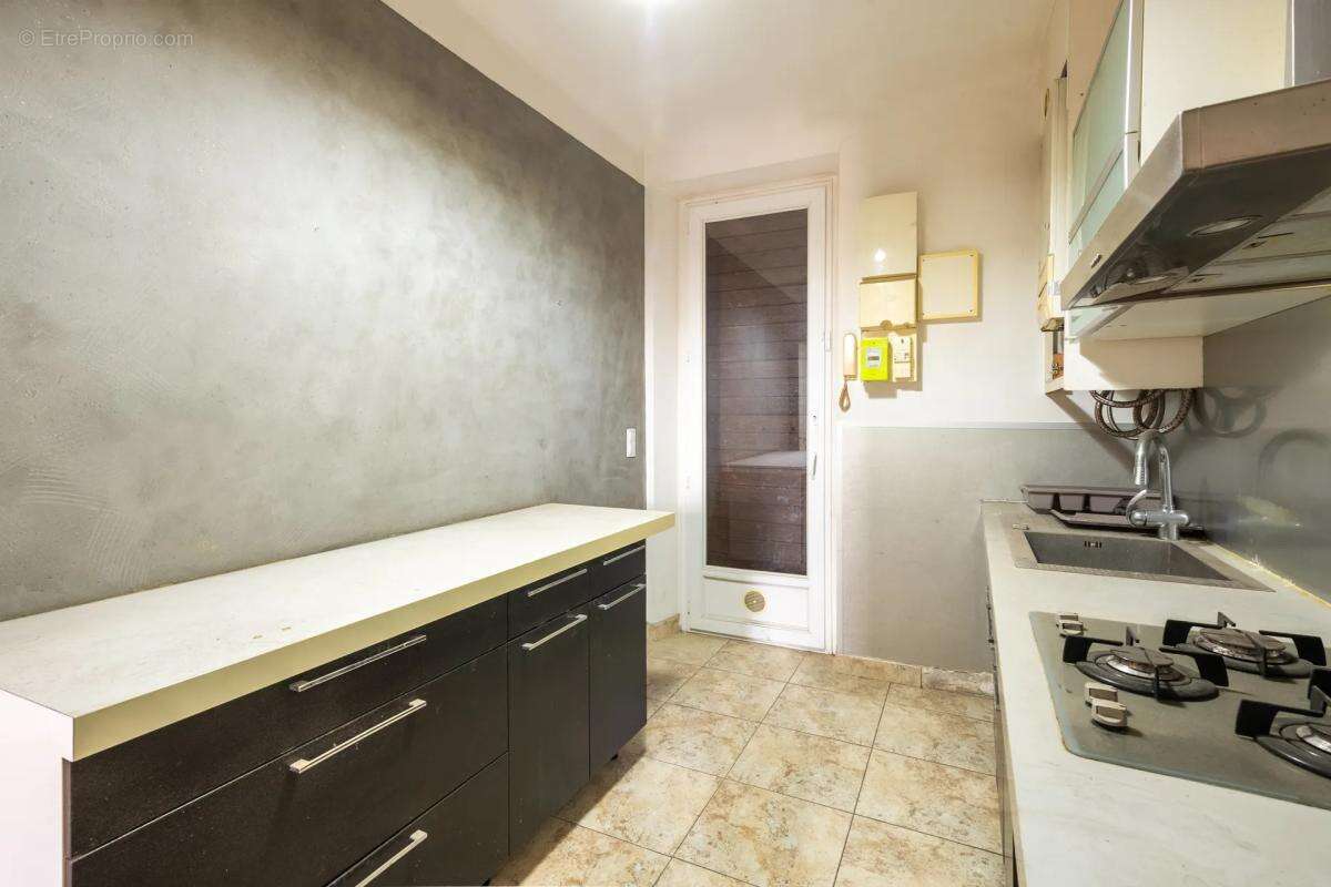 Appartement à MARSEILLE-16E
